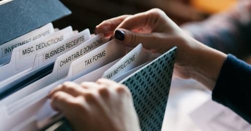Making Taxes Easy: Tips for Organizing Receipts and Expenses