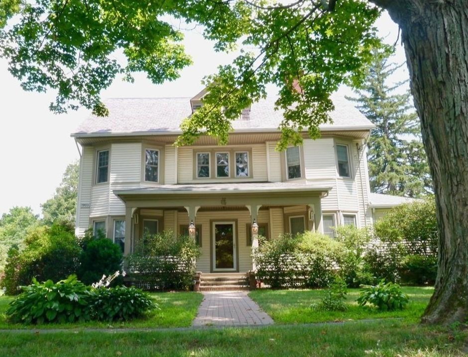 104 Middle Street