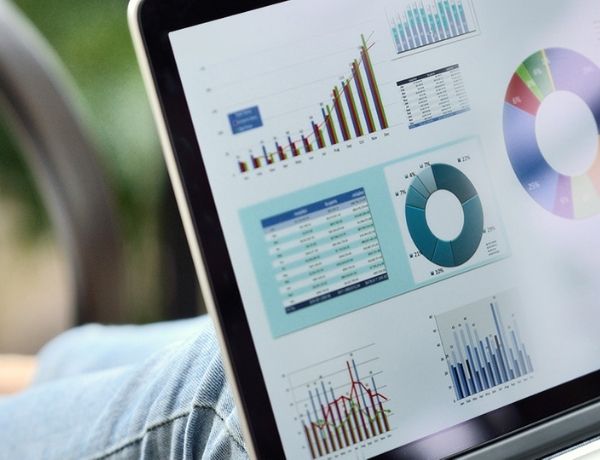 The 12 Steps to Living Confidently: How to Set Up a Budget