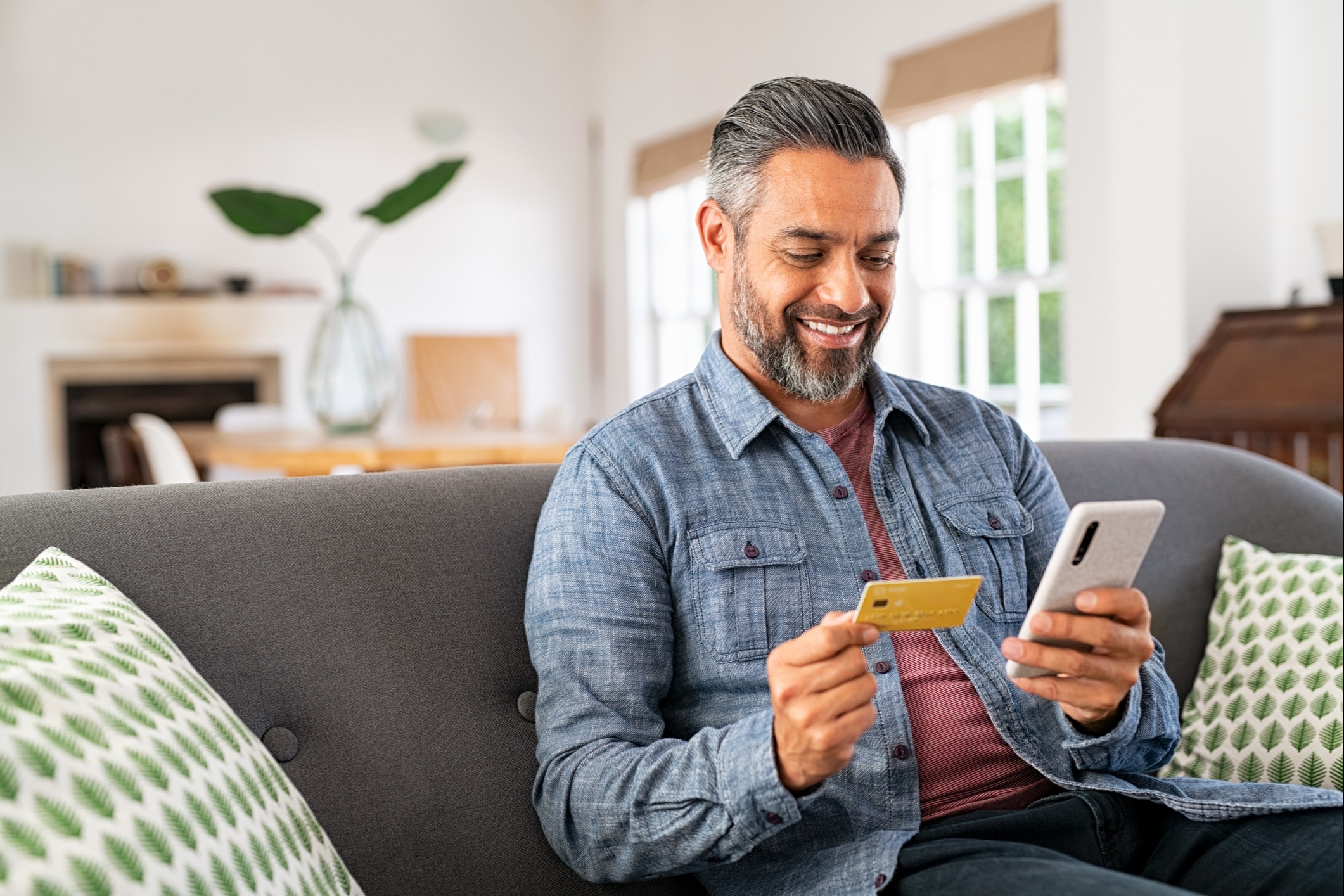 Digital Deals: The 4 Best Coupon & Comparison Shopping Apps