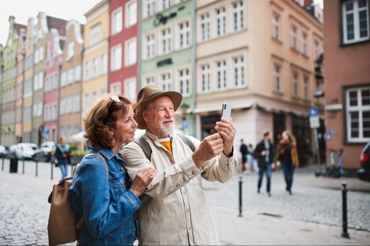 How to Find the Right Balance of Spending and Saving During Retirement