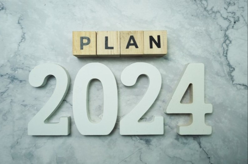 Start the Year Strong: Key Steps to Review Your Financial Plan in 2024