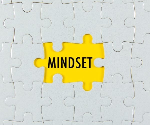 Scarcity vs. Abundance: How Your Mindset Affects Financial Decisions