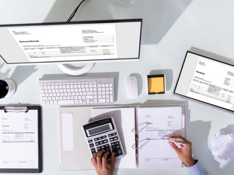 What Does a Bookkeeper Do? Key Roles & Responsibilities Explained