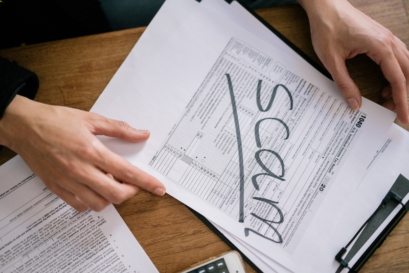 7 Ways to Spot a Scam