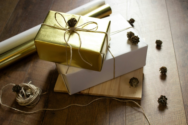 🎄 The Holiday Budget Hangover: How to Avoid Starting the New Year in Debt 🥴