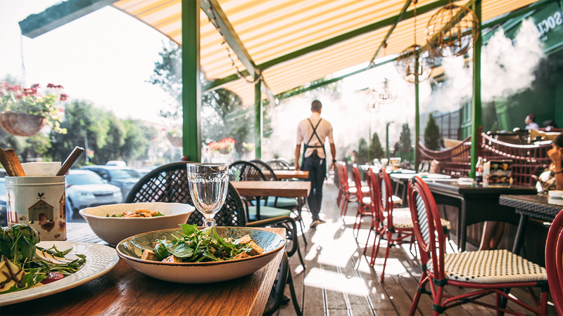Employee Safety Tips for Restaurants With Outdoor Seating Areas