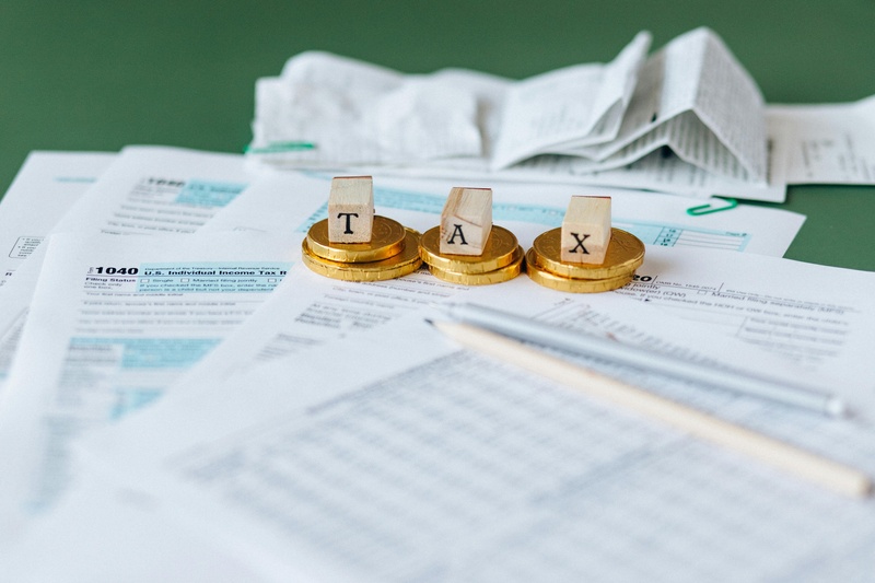 Simplify Tax Season: Tips, Deductions, and Why a CPA or Financial Planner Can Help