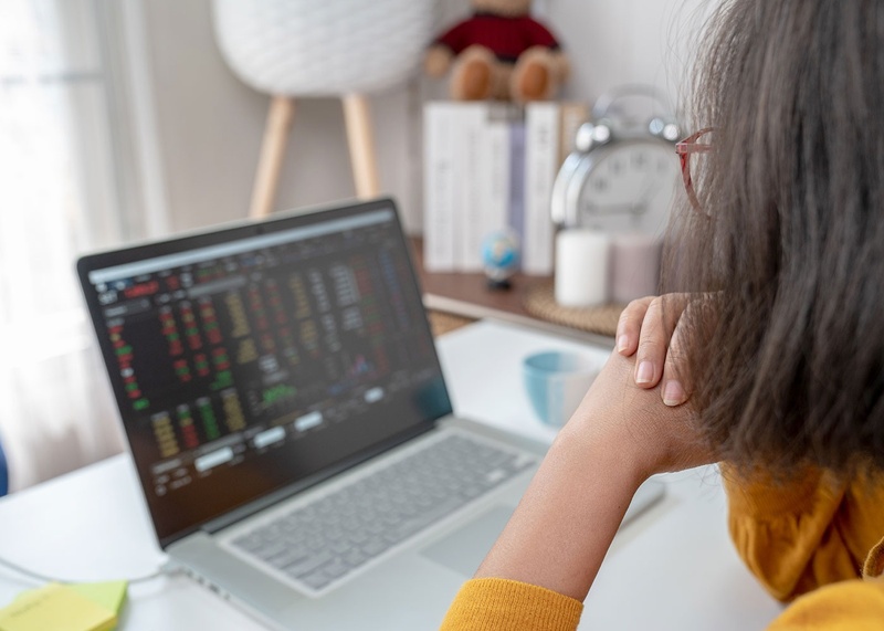 Restricted Stock Units (RSU): Understanding Your Equity Compensation Options