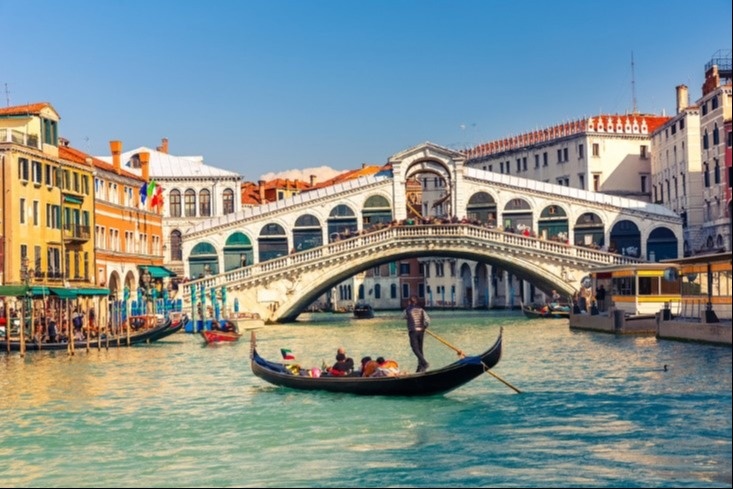 Tourists, Tolls, & Toe-Tapping Tunes
