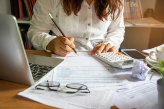 Maternity Leave and Financial Wisdom: A Journey of Lessons Learned