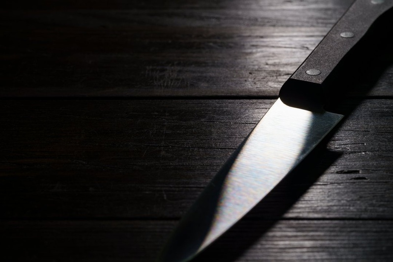 What Is a Falling Knife and How Do Investors and Traders Use It?