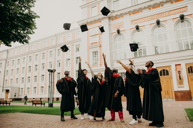 Smart Financial Planning Tips for New Graduates