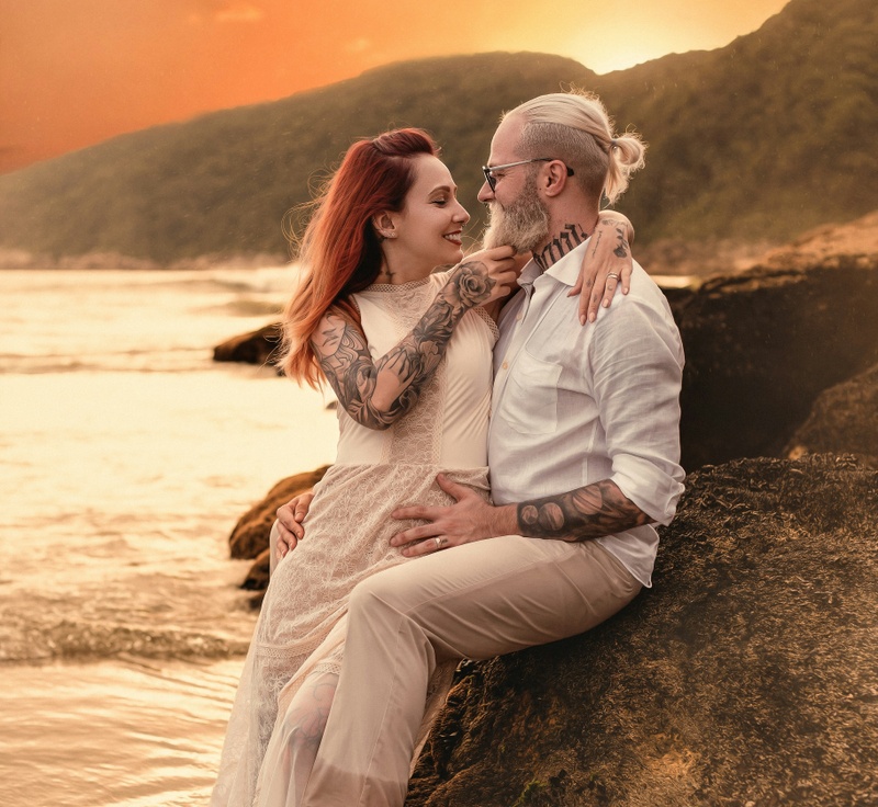 Bridging the Gap: Financial Planning for Couples with Age Gaps