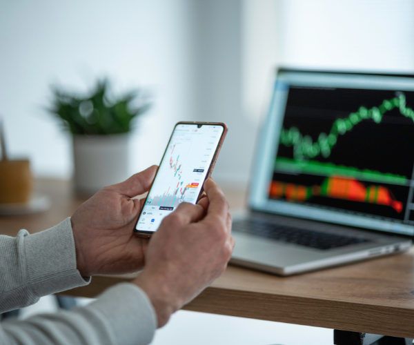 The Long Game: The Risks of Day Trading and the Benefits of Long-Term Investment