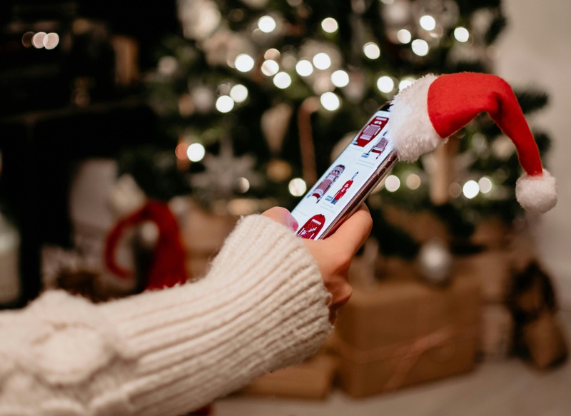 Holiday Shopping: Watch Out for Online Scams