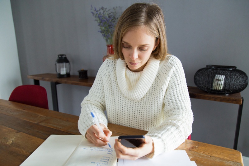 Smart Money Moves: Financial Tips for Young Adults Living Independently