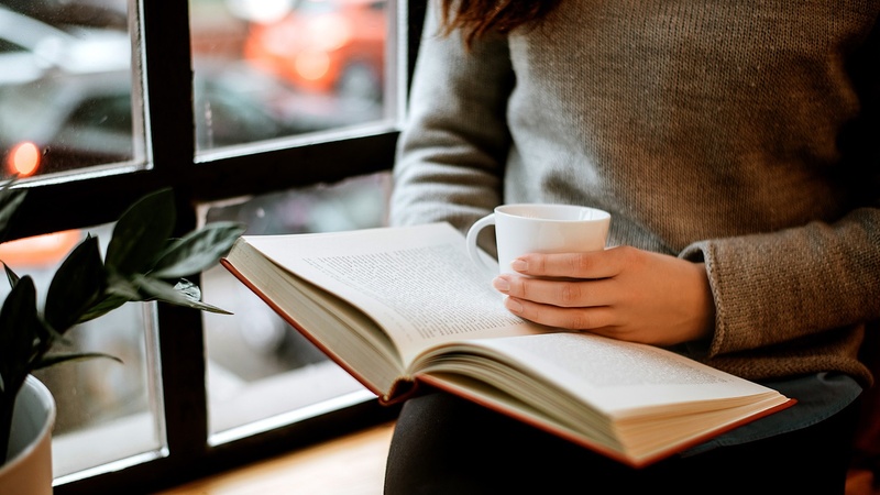 Our Team’s Top Picks: Books & Podcasts for Mindfulness and Health