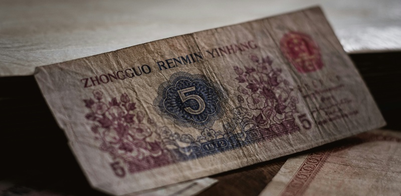Is the Dollar’s Reign as the Global Reserve Currency at Risk?