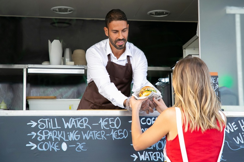 Roth vs. Traditional Solo 401(k): How Solopreneurs Can Choose the Right Path to Retirement