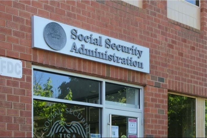 Should I Be Saving for Retirement As Though Social Security Won’t Exist?