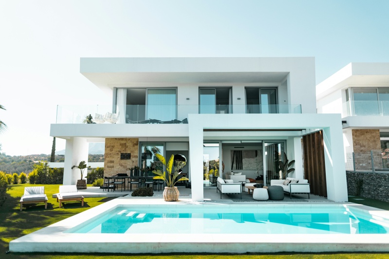 A Guide to Trusts for the Affluent:  Maximizing Wealth and Legacy