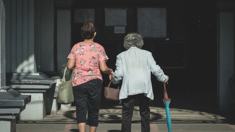Is It Time for a Care Facility? Helping Your Loved Ones Make the Right Choice