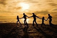 Raising Financially Savvy Teens: Encouraging Responsibility and Independence