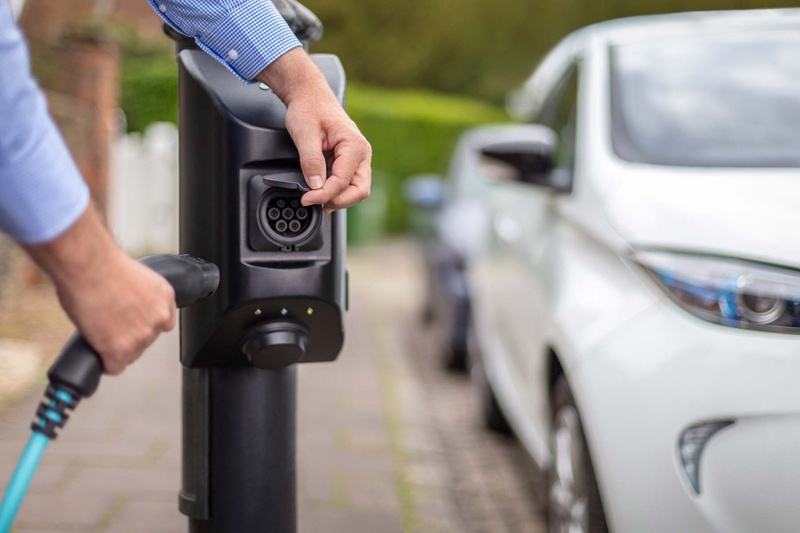 The U.S. EV Market in 2025: Market Share, Cost Comparisons, and the Used Car Landscape