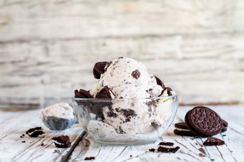Economic Evolution, Popcorn Brain, and Cookies & Cream