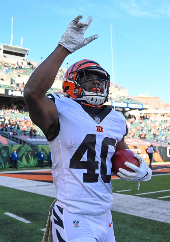 Former Bengals safety Brandon Wilson helps ex-athletes find financial freedom