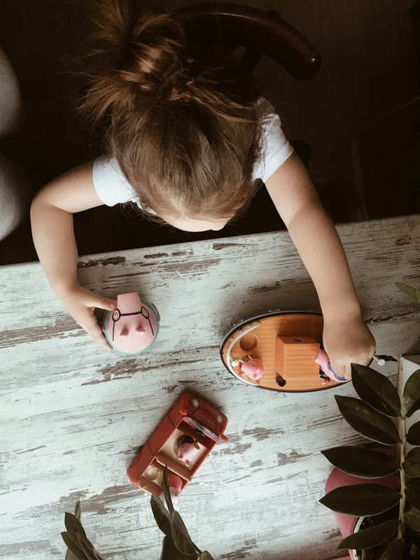 Teaching Kids and Teens About Money: A Guide for Parents