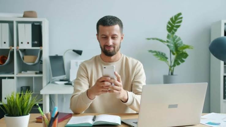 What Should I Consider When Deciding to Sell or Hold RSUs at Vesting?