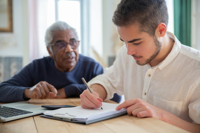 Navigating Key Financial Discussions:  A Guide for Parents and Their Adult Children