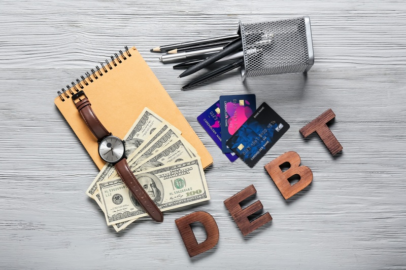Tips for Managing Debt While Saving for Retirement