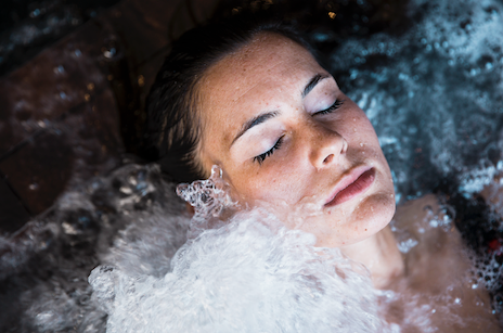 5 Cold Therapy Benefits + How to Try It