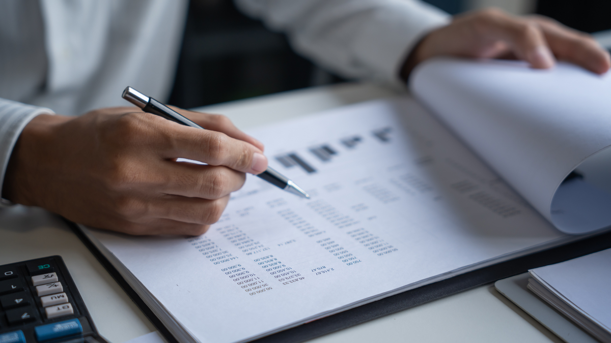 The Hidden Risk of Being Paid in Stock During a Volatile Earnings Season