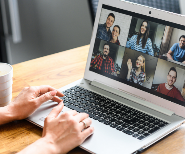 Preparing for the Holidays: Why a Family Meeting About Aging Parents Is Essential