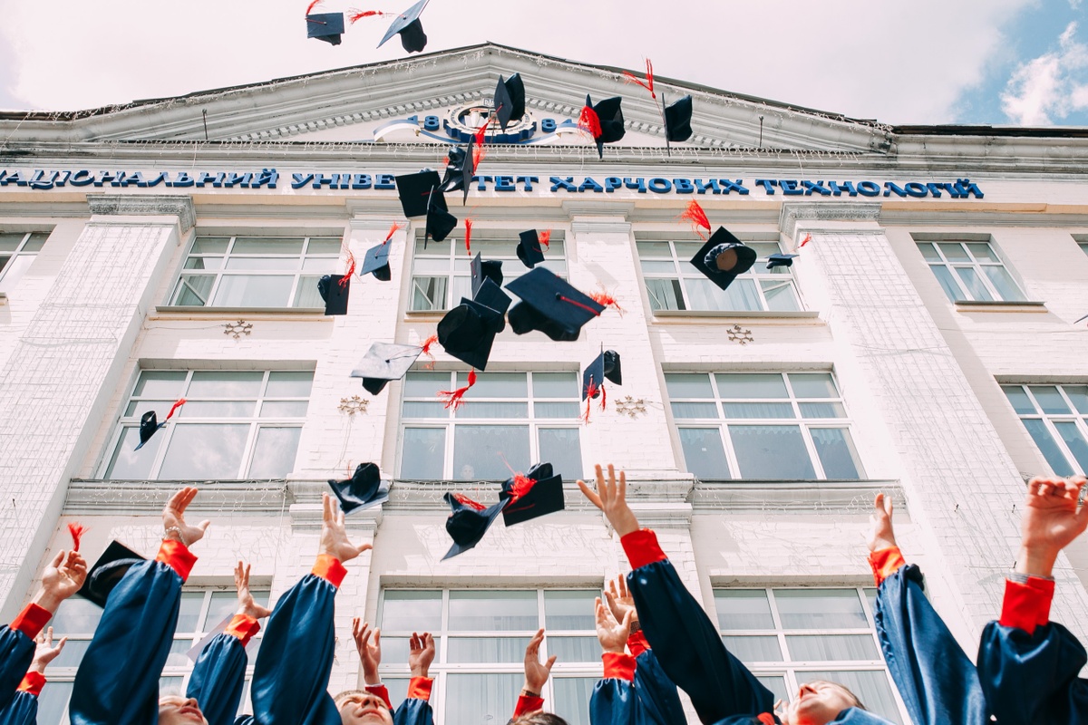 How to Save for College: A Guide for Chinese Families