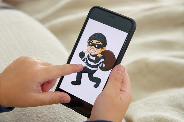 Safeguarding Young Children from Online Scammers and Identity Thieves