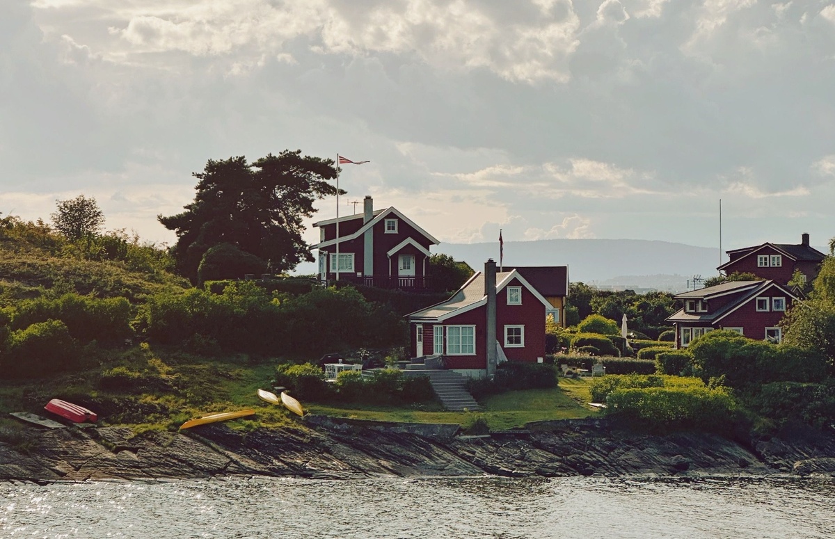 Should you own a vacation home with family or friends?