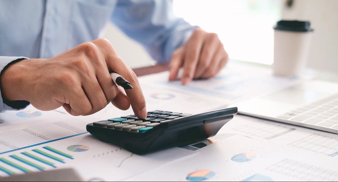 Tips for Saving Money On Taxes & How a 401(k) Can Help