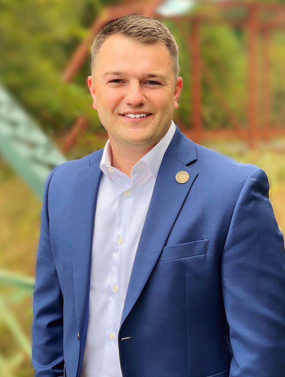 Financial planner on client communication, compliant text messaging, and cybersecurity mandates.