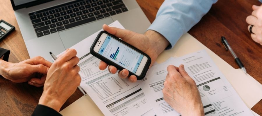 The Comprehensive Guide to Financial Advisor Services