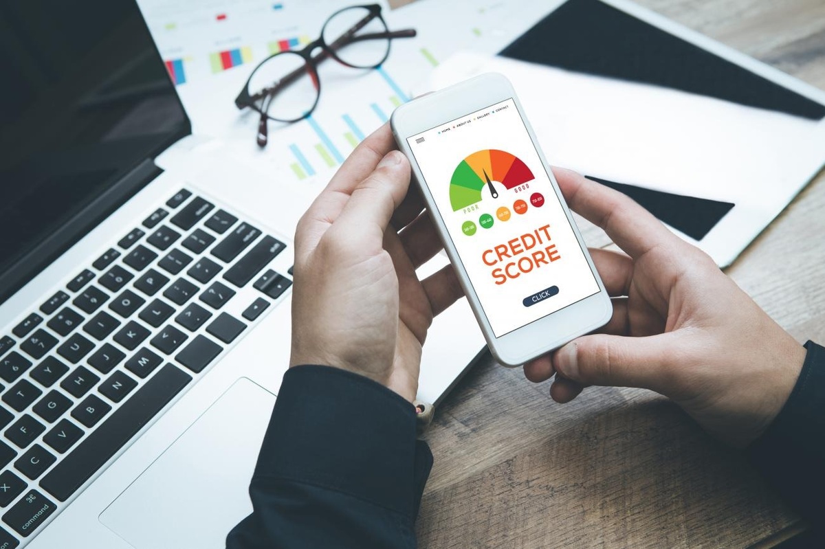 Understanding Your Credit Report Ahead of Holiday Spending