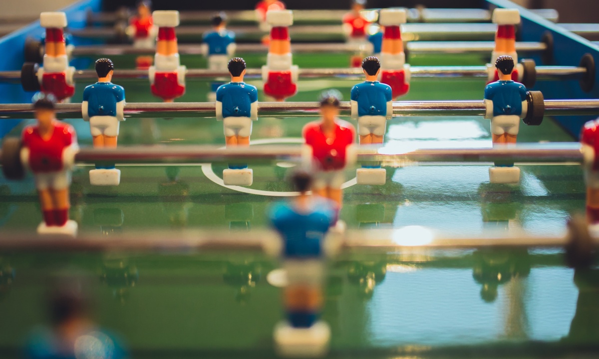 How Defensive and Offensive Investments Work Together in a Diversified Portfolio