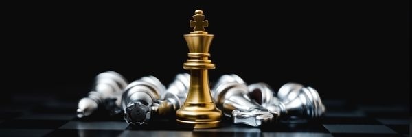 How Smart Investors Stay Calm When the World Gets Loud