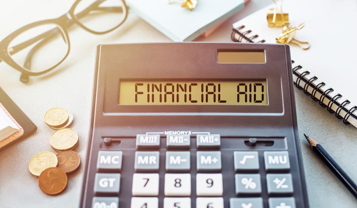 Five Common Financial Aid Myths