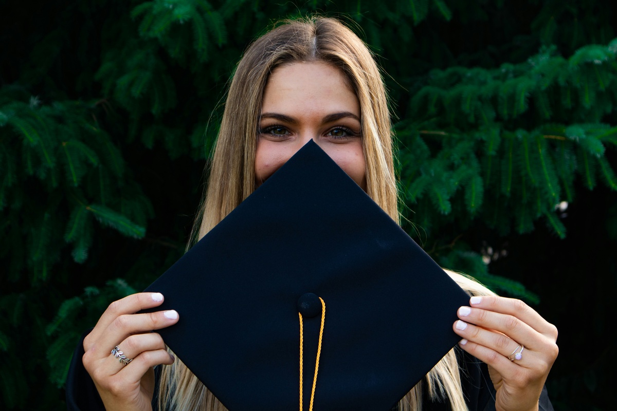 What’s the Job Market Look Like for 2025 Graduates?