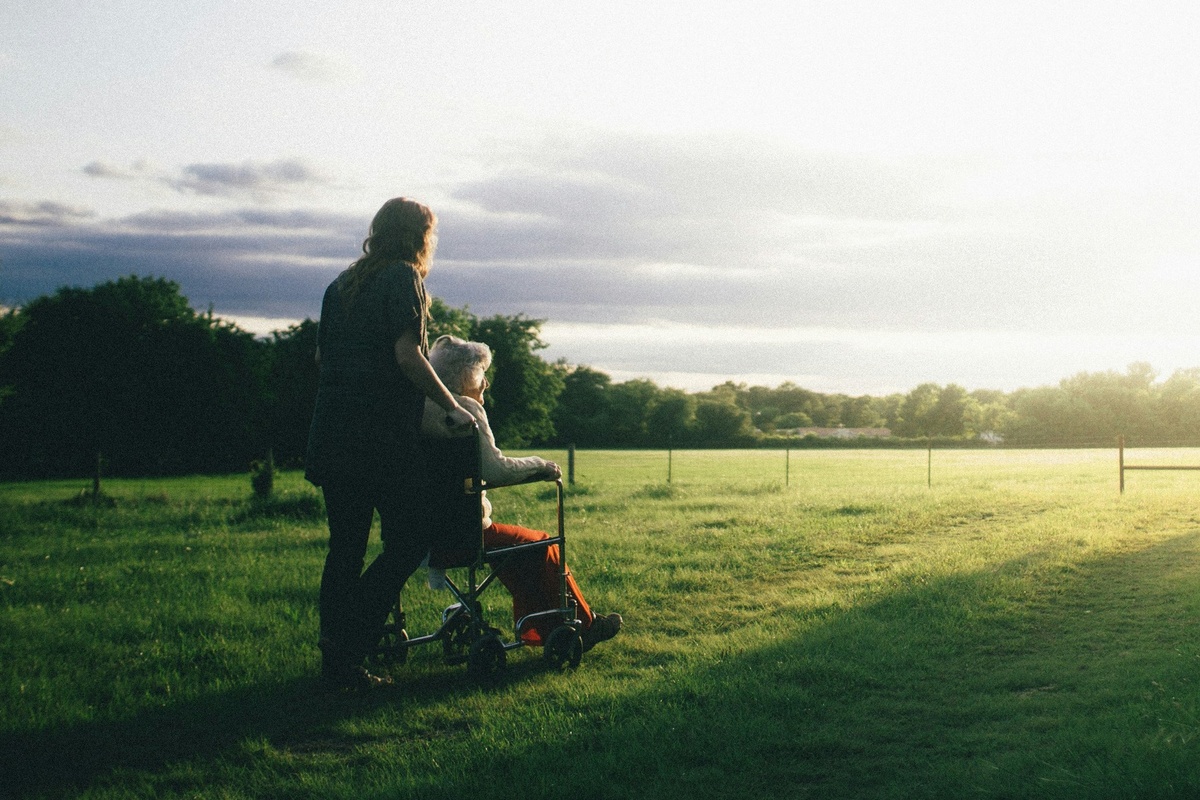 Caring for Aging Parents: Protecting Health, Finances, and Family Assets